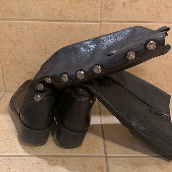 Black leather knee boots - Picture 6 of 8